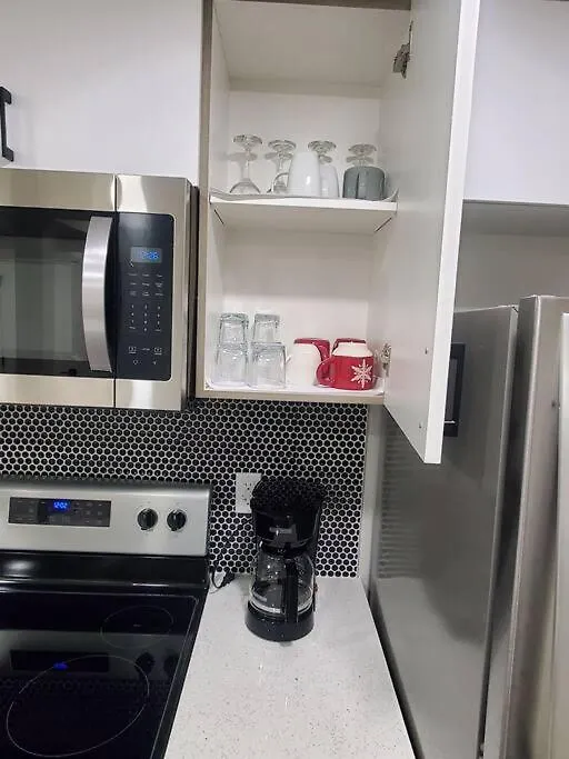 Apartment Charming 2-Bedroom Basement Oasis Sleeps 5,Size-150Sqm, Netflix, Family Friendly Edmonton